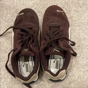 Youth US size 3 Puma sneakers.  Gently used.